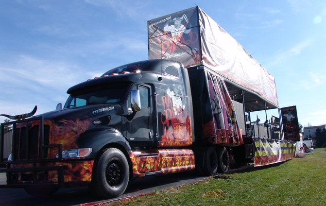 The BBQ Peterbilt: Now That's What I Call A Food Truck