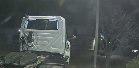 Police seek suspect who tried to steal ATM using SEMI TRUCK