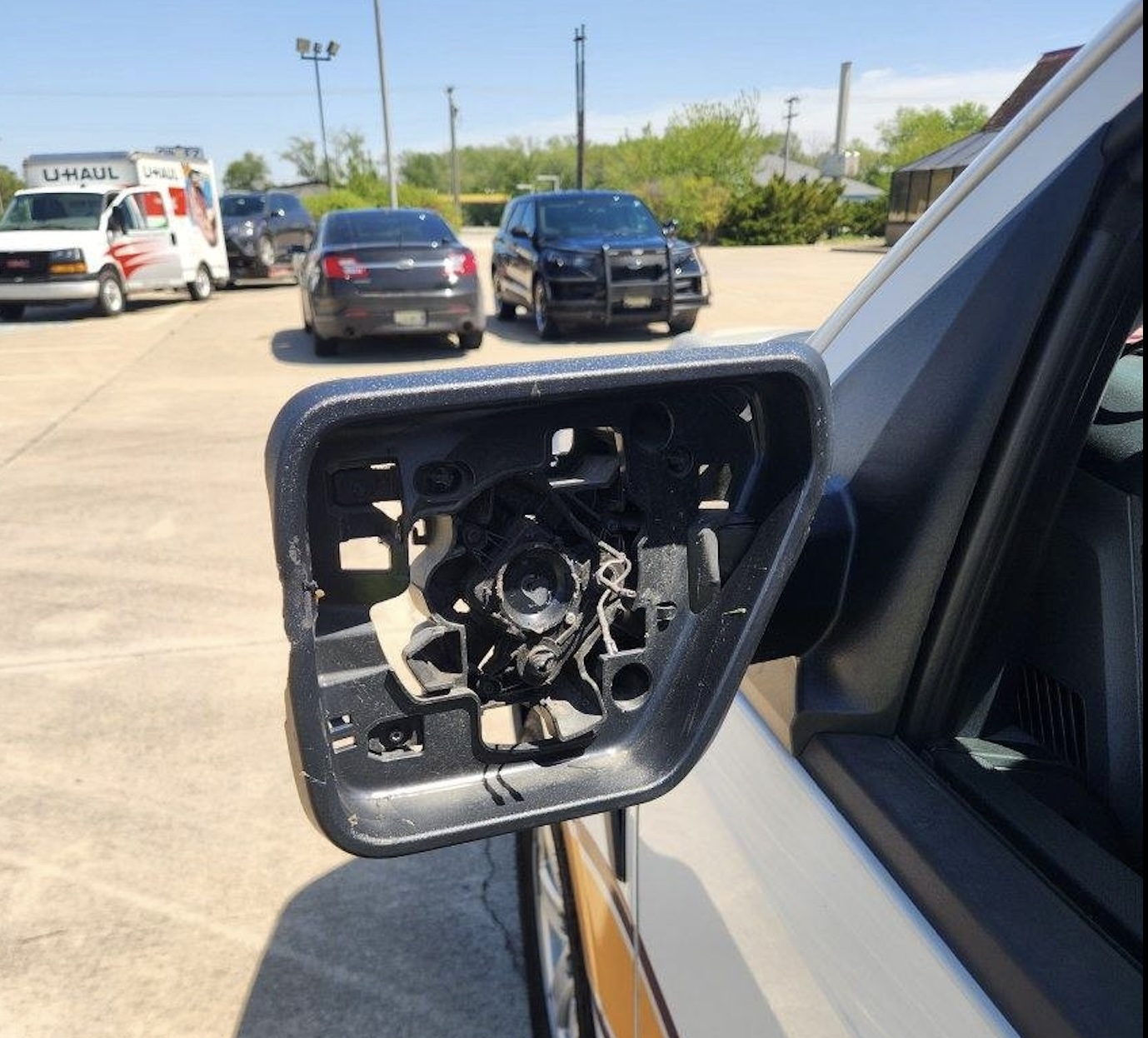 Illinois trooper’s squad car struck during roadside commercial vehicle inspection along I-55