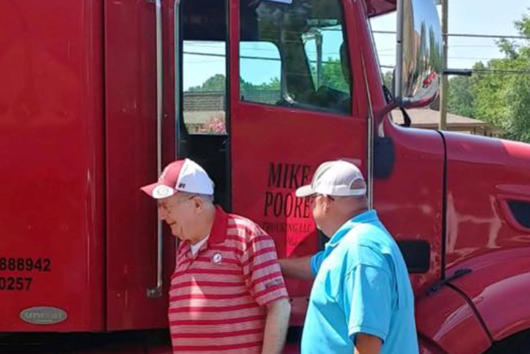 40 year veteran trucker gets his wish to go on one last ride before retirement