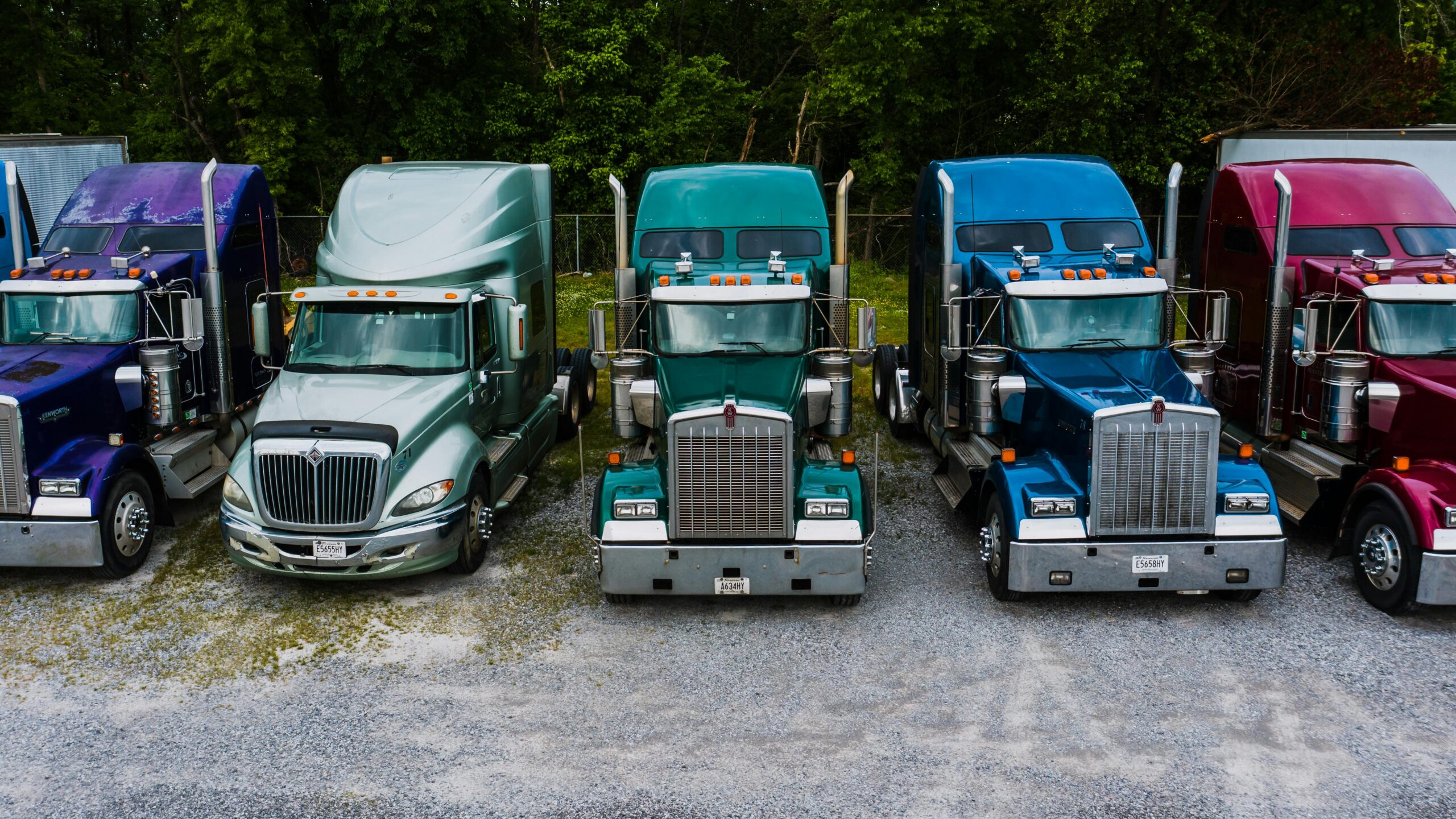 Rest Stop Showdowns: The Best (and Worst) Places to Park for Truckers